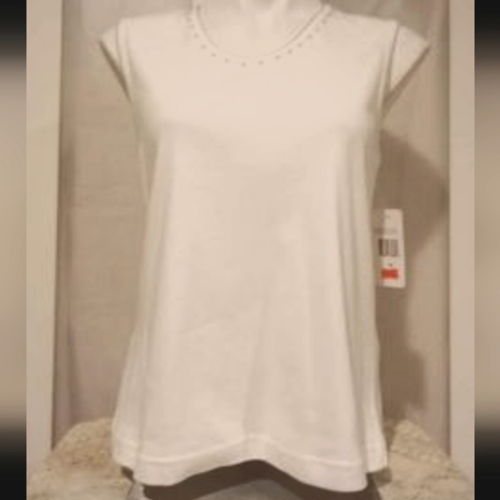 New- Rafael - White sleeveless top with beaded and embroidered collar - size m